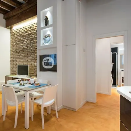 Vittoria Serene - Heart Of Venedig